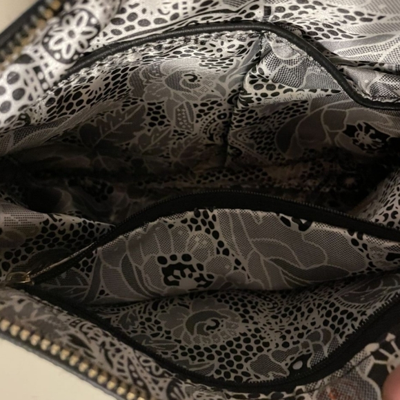 IMOSHION Black Chevron Vegan Gold Crossbody Handbag - Picture 3 of 8